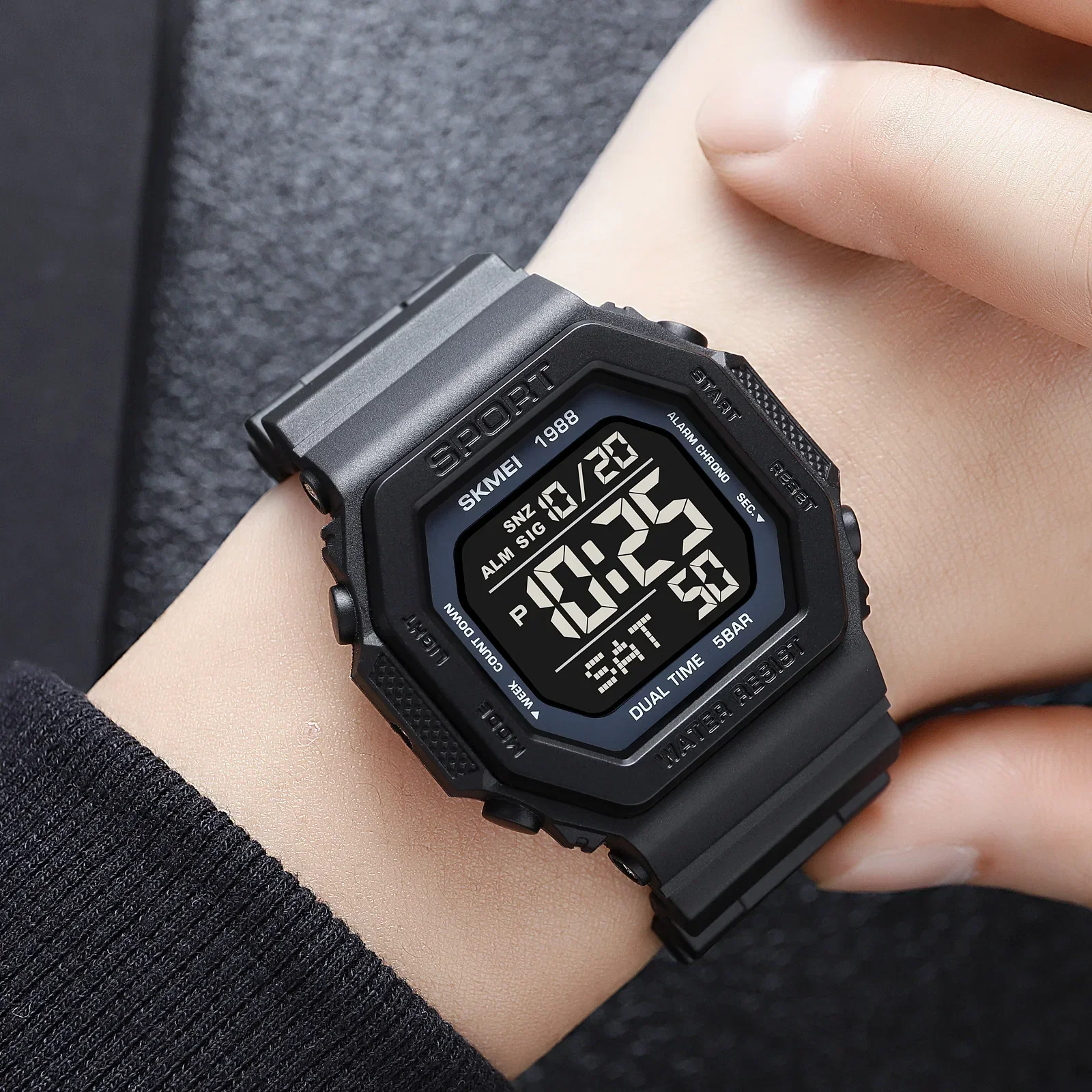 Skmei 1988 ساعة العد التنازلي  - مراجعة Tide Watch Surf وسعره
